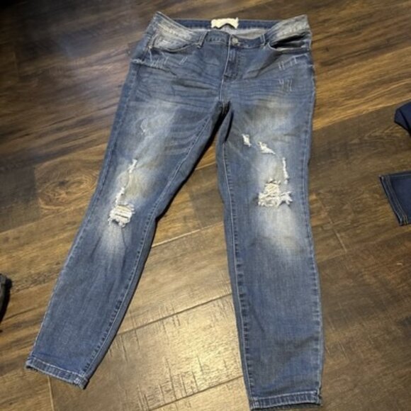 A Beautiful Soul Jeans 14 Distressed - Picture 1 of 5